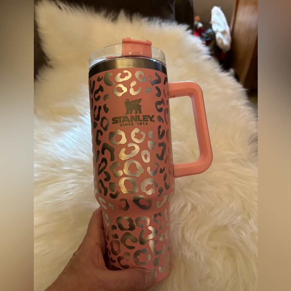 Stanley 40 oz Mug Pink Leopard overlay NEW IN BOX